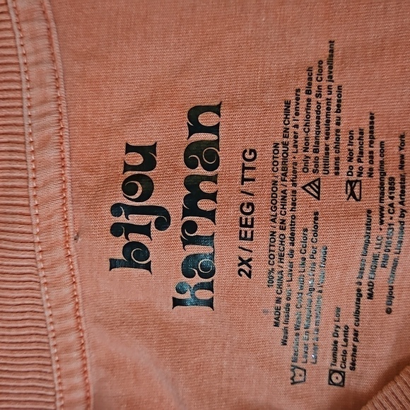 Bijou Karman Women's  Sunglasses Graphic T-Shirt - Size 2X Pre-owned - Picture 3 of 5